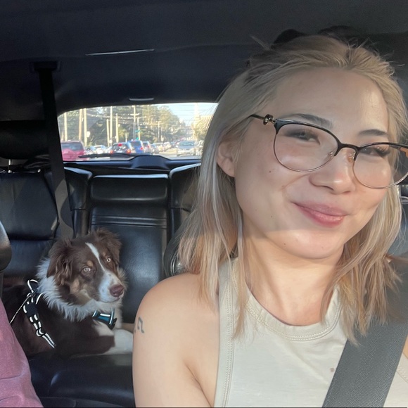 Hi, I’m Lindsey ❤️ - Picture 3 of 4